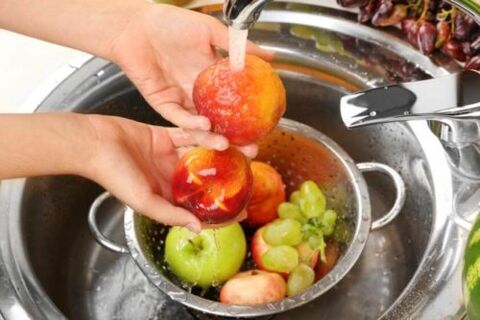 pranje sadja za preprečevanje pojava zajedavcev v telesu
